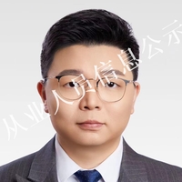 何一铖